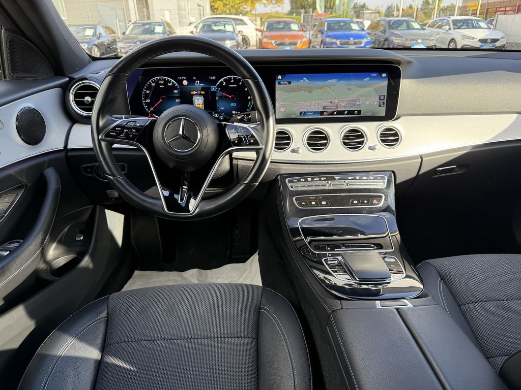 Mercedes-Benz E 300 2022