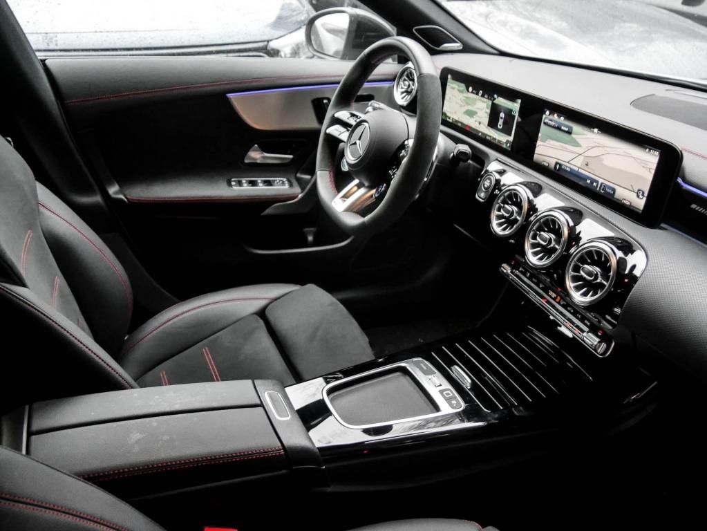 Mercedes-Benz CLA 45 AMG 2025