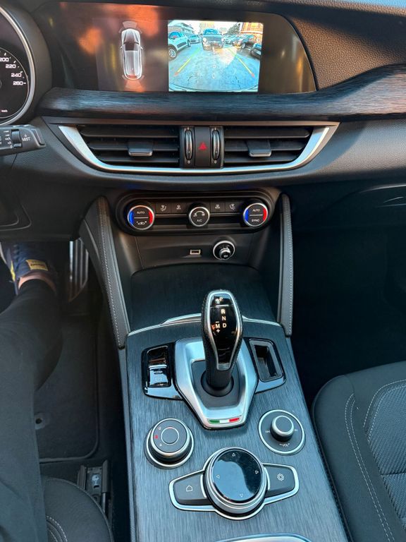 Alfa Romeo Stelvio 2022