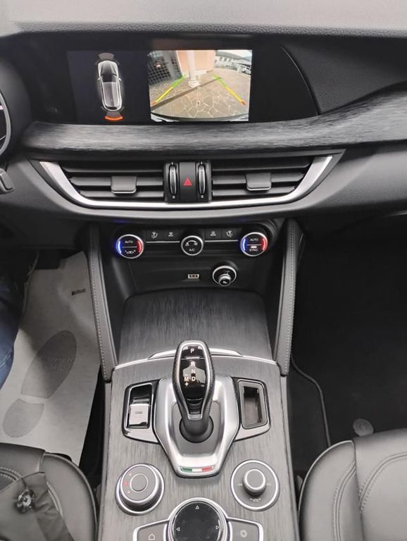 Alfa Romeo Stelvio 2021