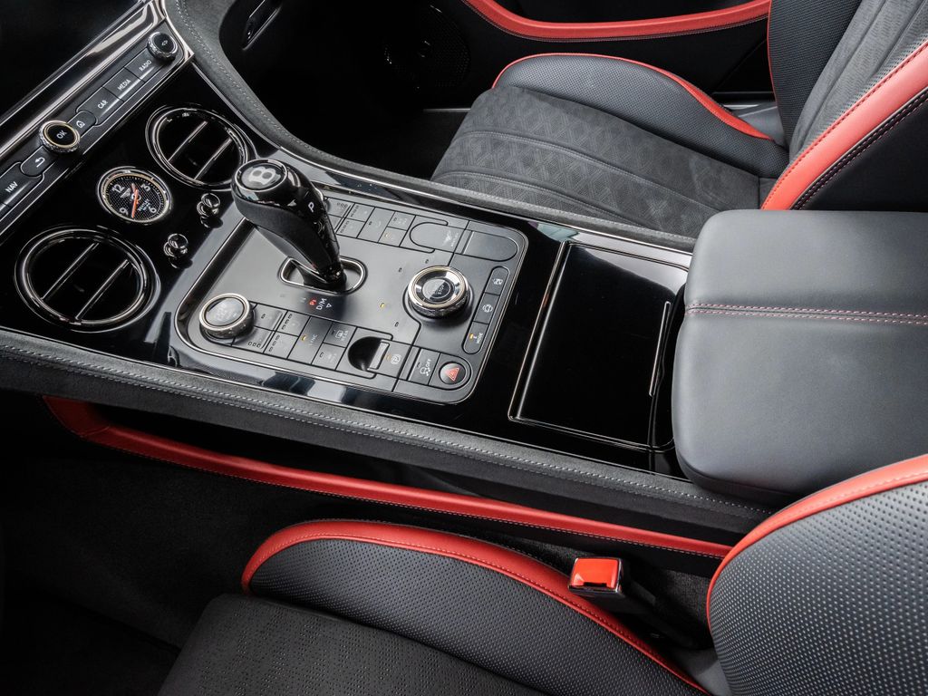 Bentley Continental GT 2025