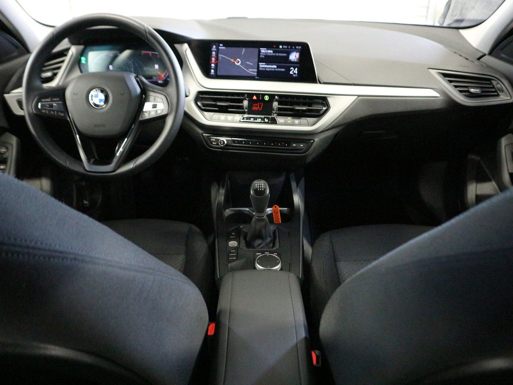 BMW 118 2021