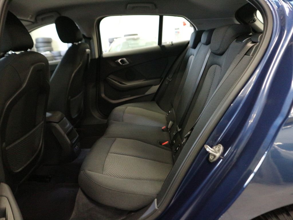 BMW 118 2021