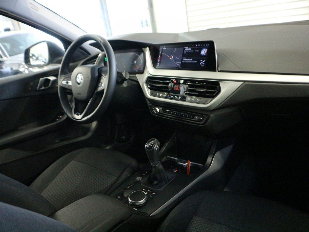 BMW 118 2021