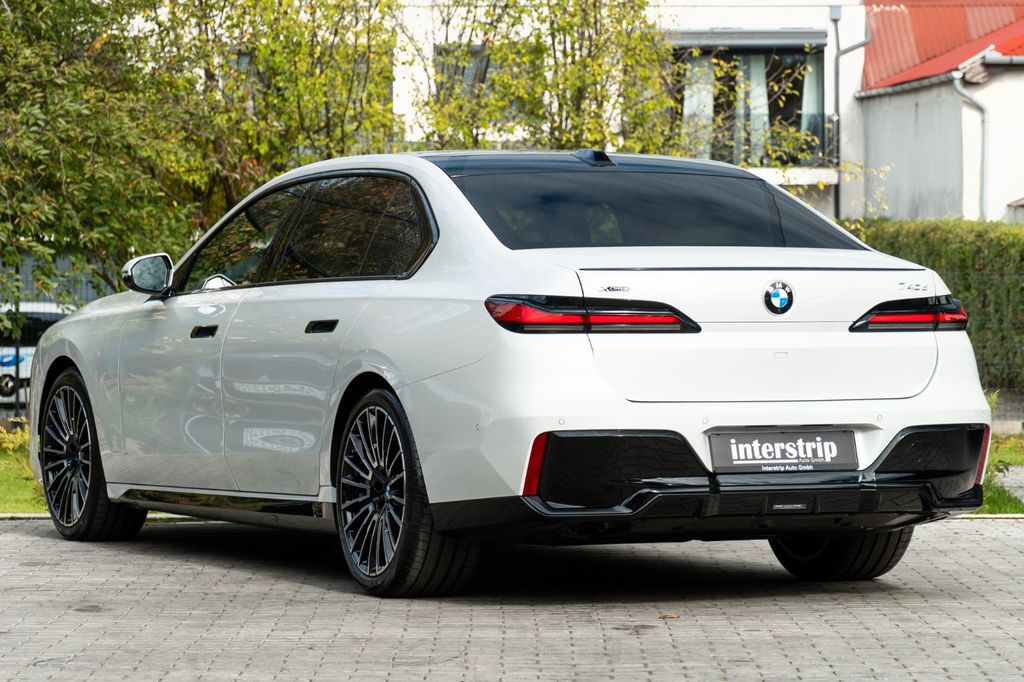 BMW 740 2025