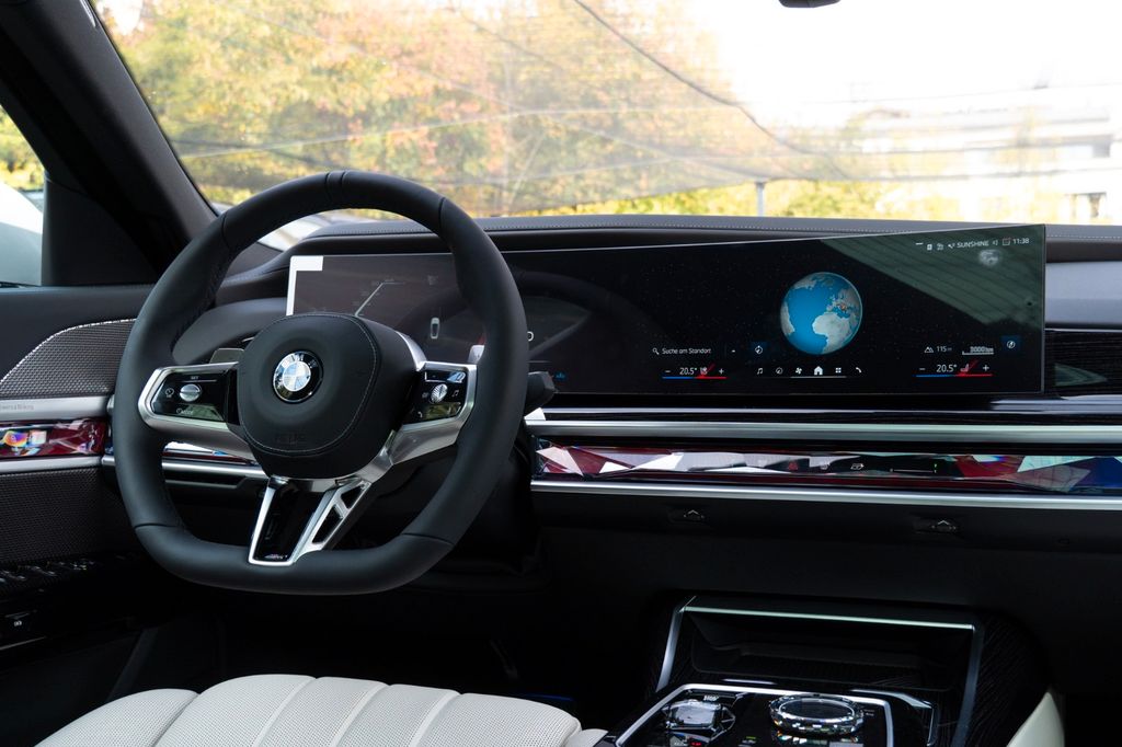 BMW 740 2025