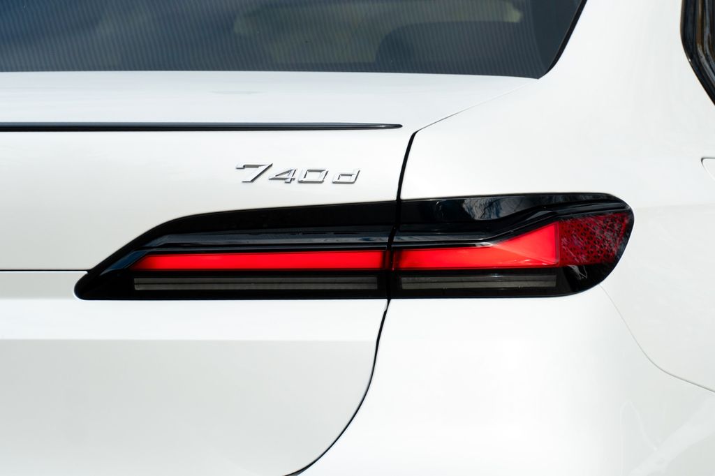 BMW 740 2025