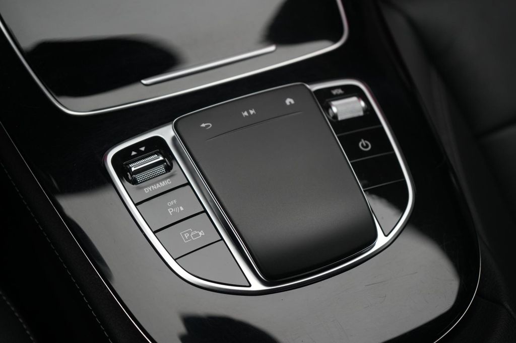 Mercedes-Benz E 300 2022