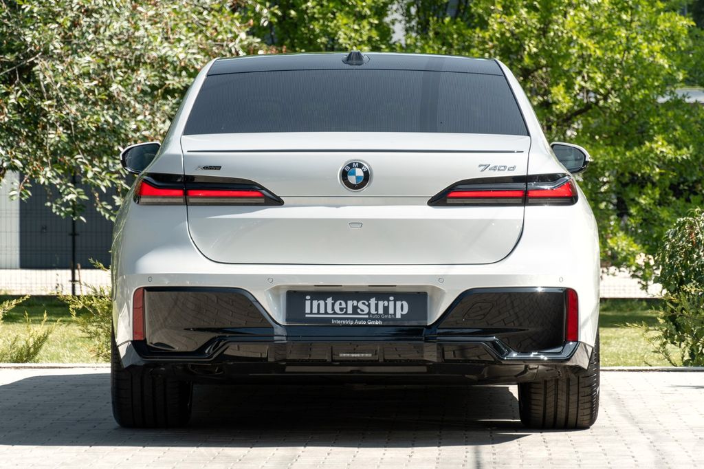 BMW 740 2025