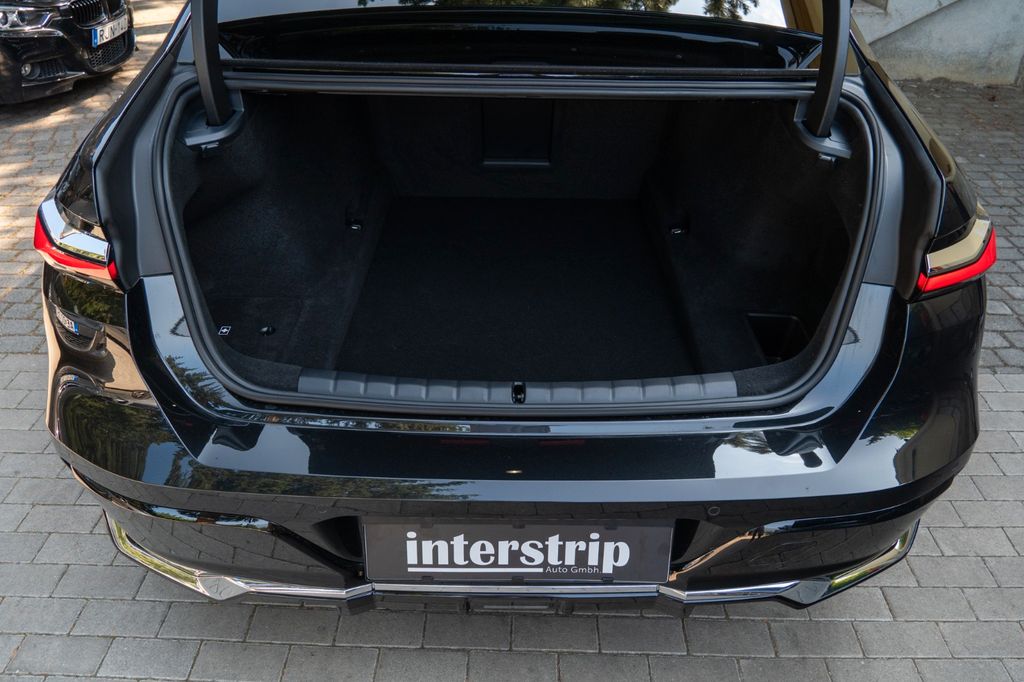 BMW 740 2025