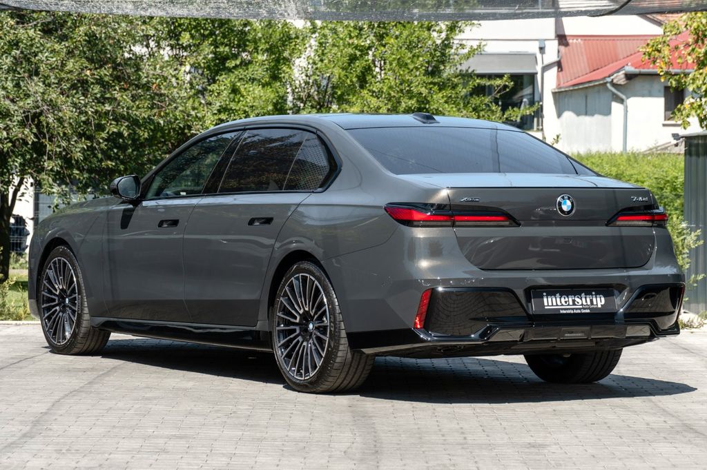 BMW 740 2025