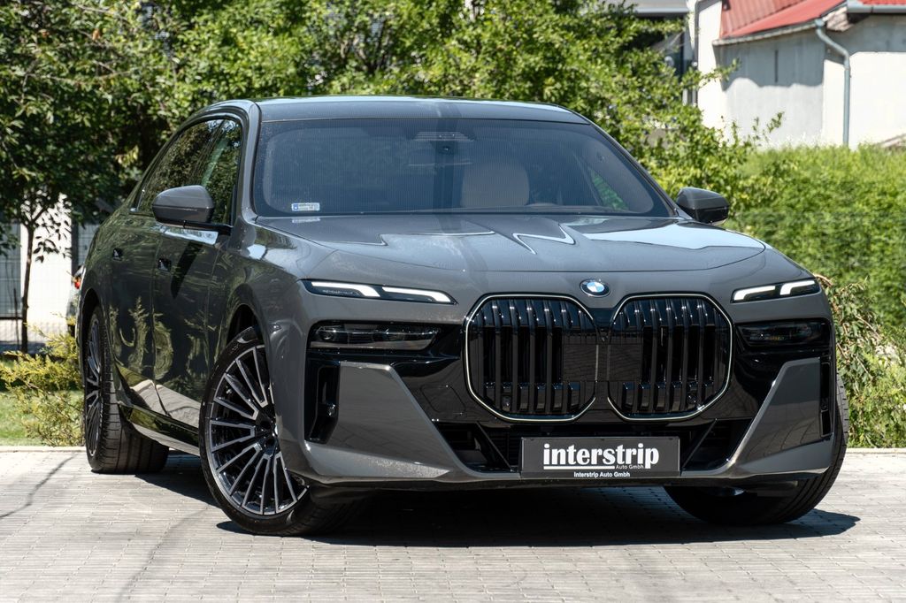 BMW 740 2025