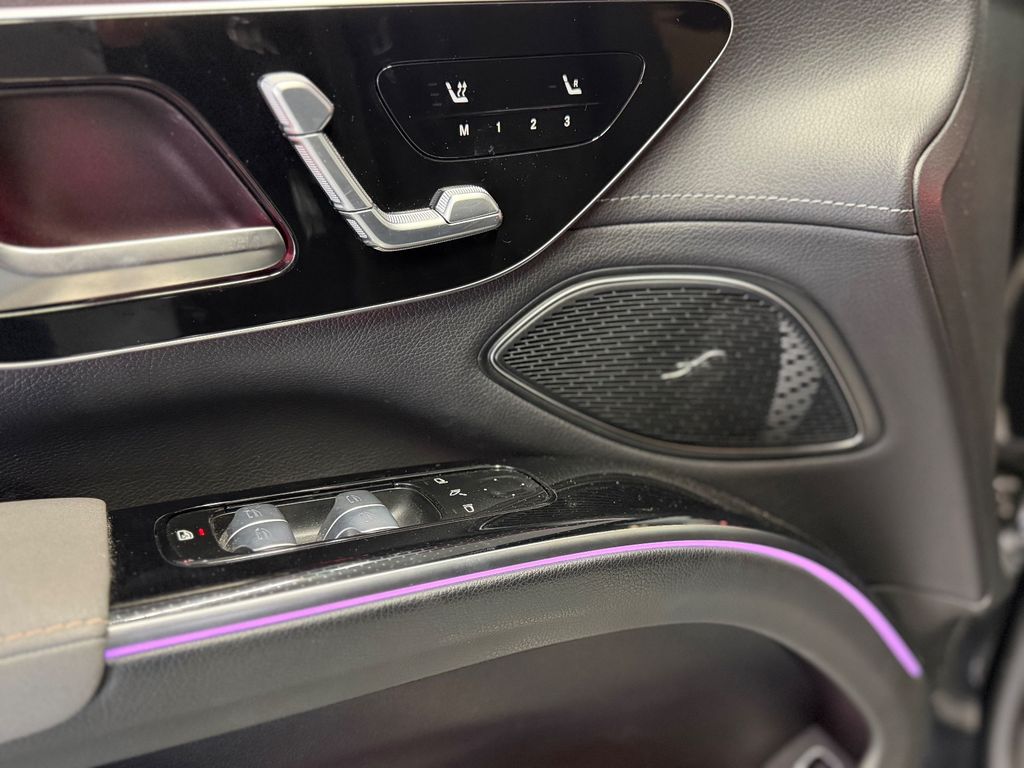 Mercedes-Benz EQS SUV 2023