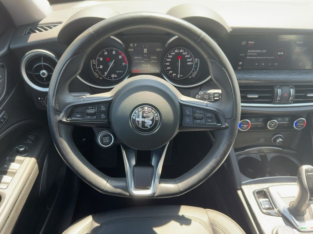 Alfa Romeo Stelvio 2021