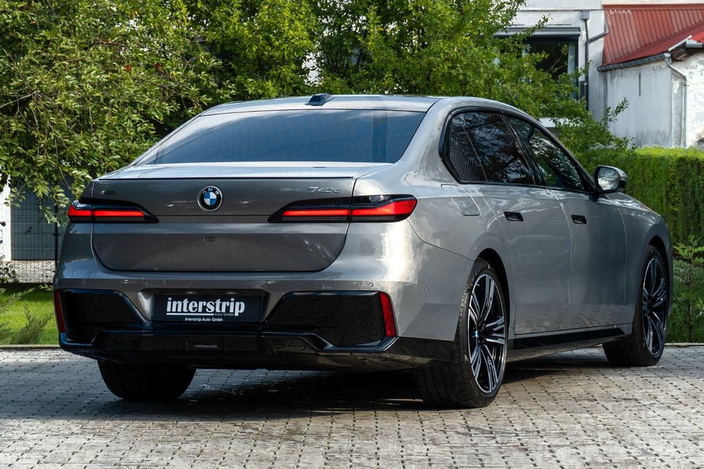 BMW 740 2025
