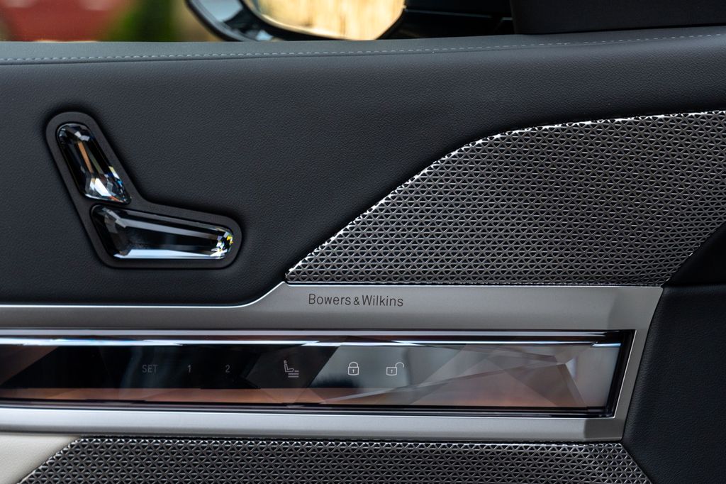 BMW 740 2025