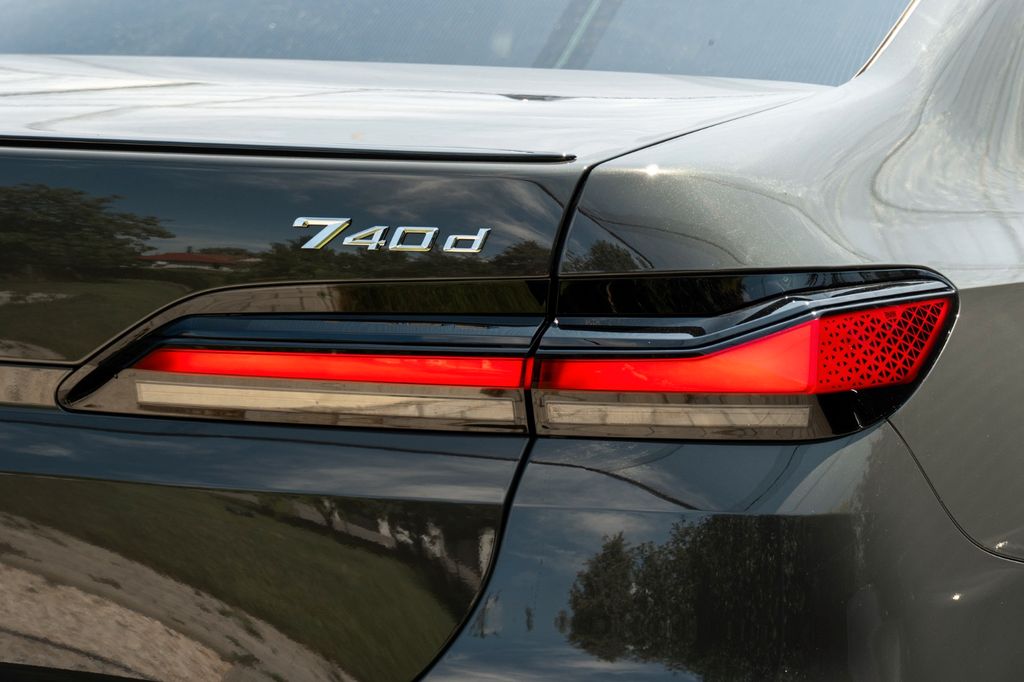 BMW 740 2025