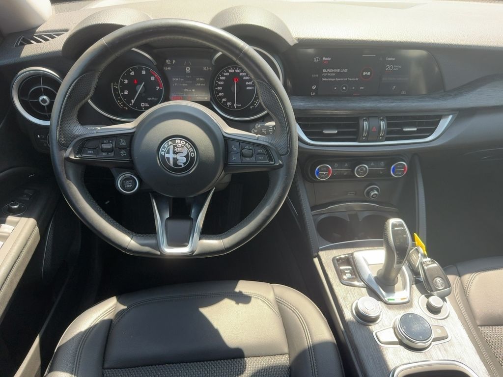 Alfa Romeo Stelvio 2021