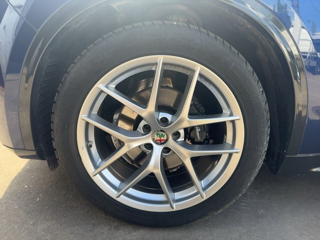 Alfa Romeo Stelvio 2021