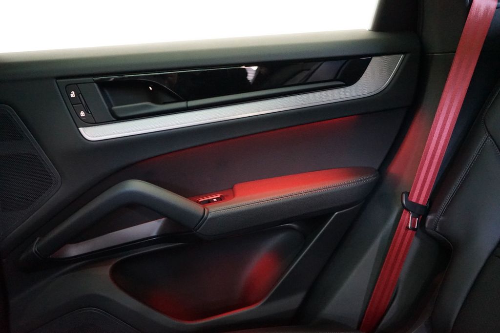 Porsche Cayenne 2025