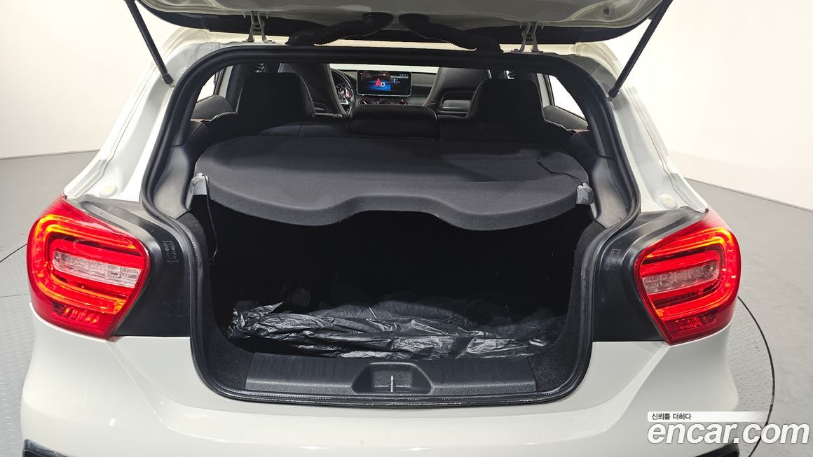 Mercedes-Benz A-Class 2015