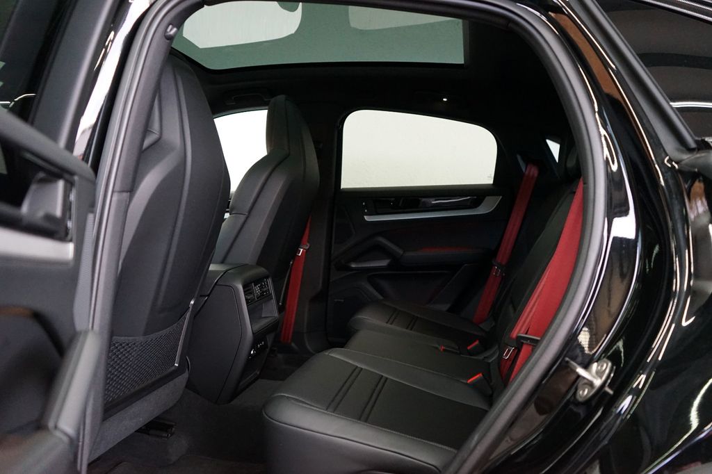 Porsche Cayenne 2025