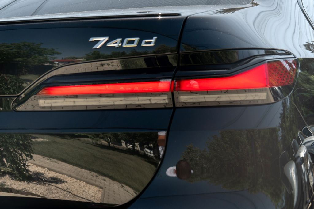 BMW 740 2025
