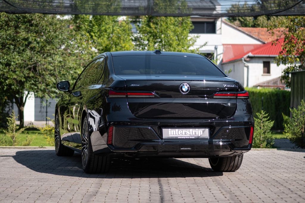 BMW 740 2025