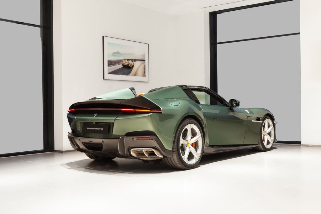 Ferrari 12Cilindri 2024