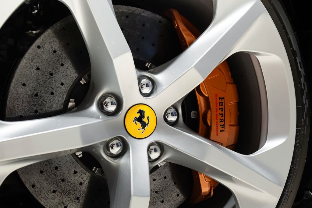 Ferrari 12Cilindri 2024