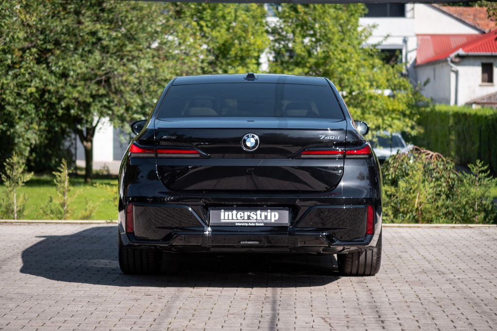 BMW 740 2025