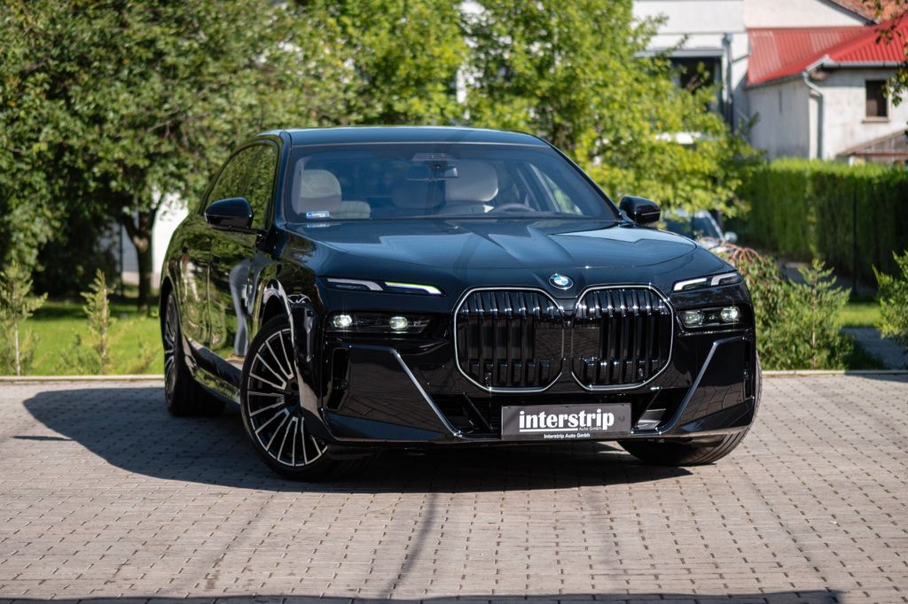 BMW 740 2025