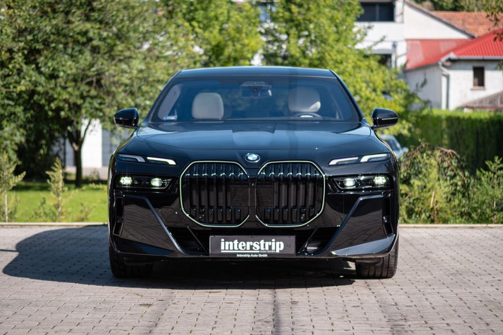 BMW 740 2025