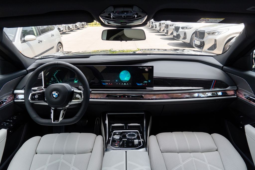 BMW 740 2025