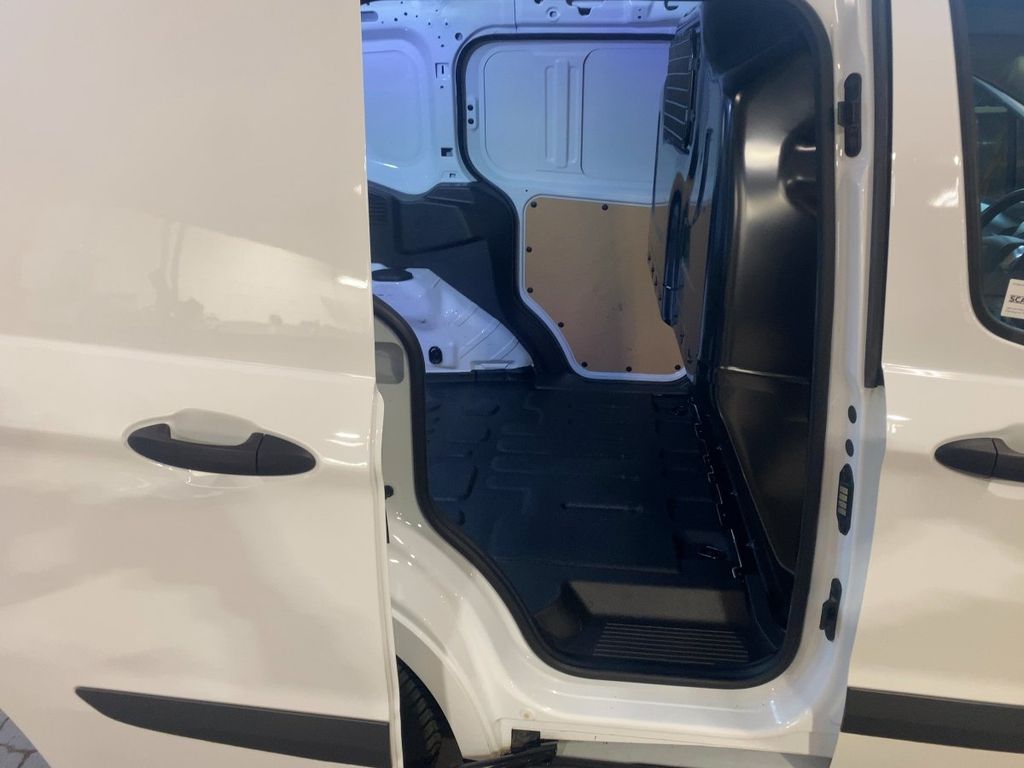 Ford Transit Courier 2021
