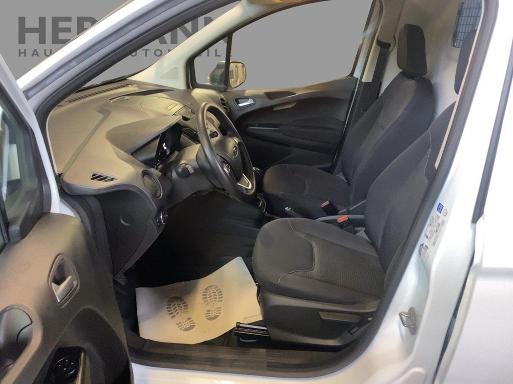 Ford Transit Courier 2021