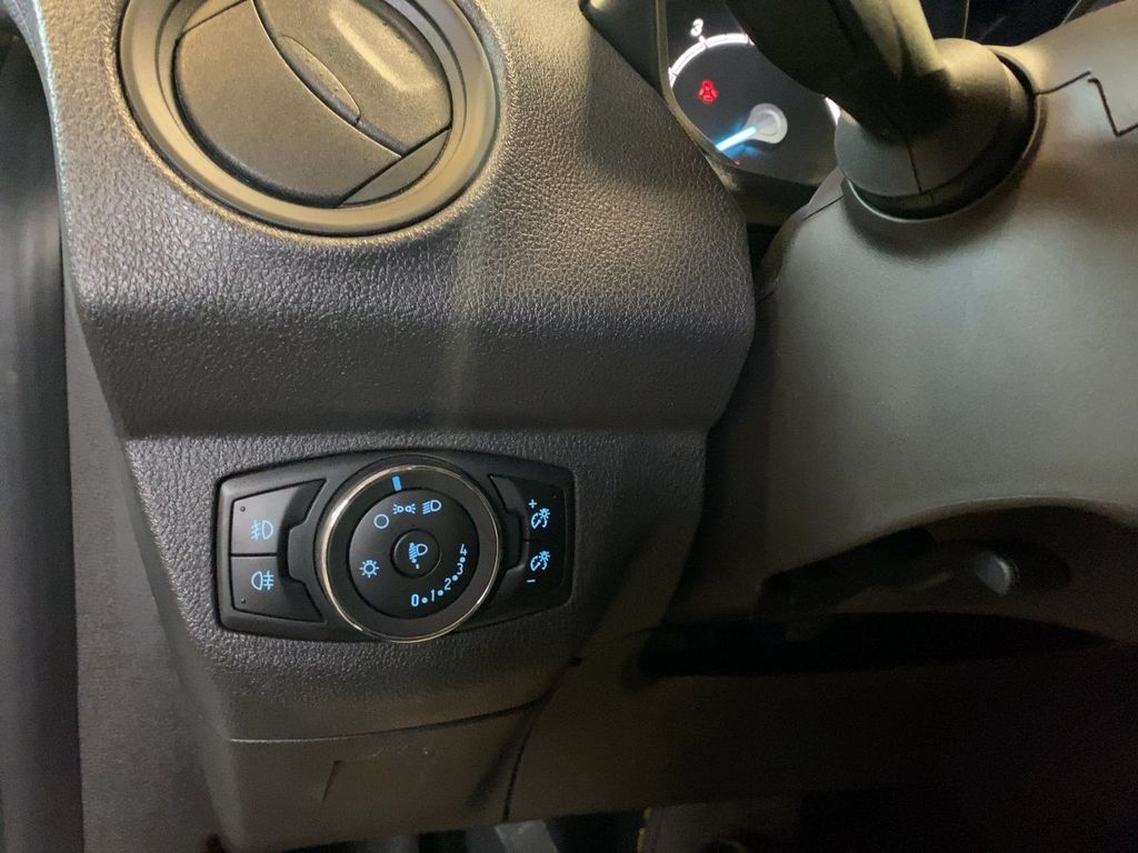 Ford Transit Courier 2021