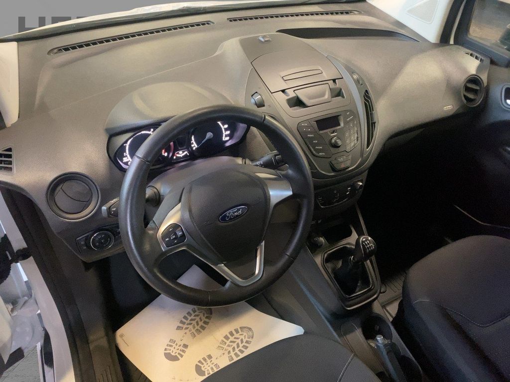 Ford Transit Courier 2021