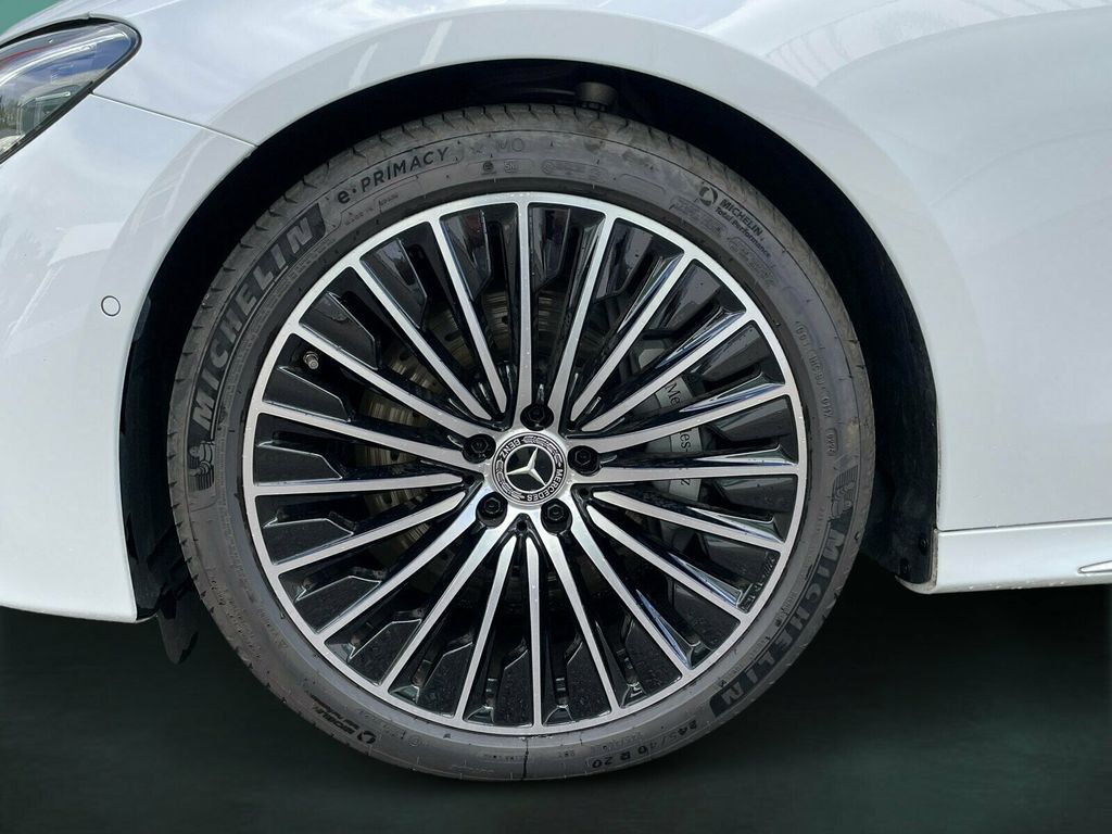 Mercedes-Benz E 300 2025