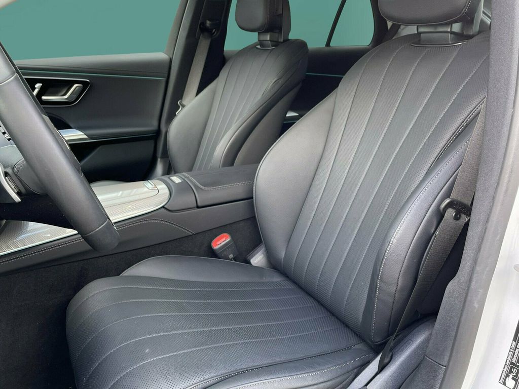 Mercedes-Benz E 300 2025