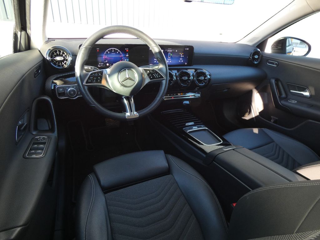 Mercedes-Benz A 180 2023