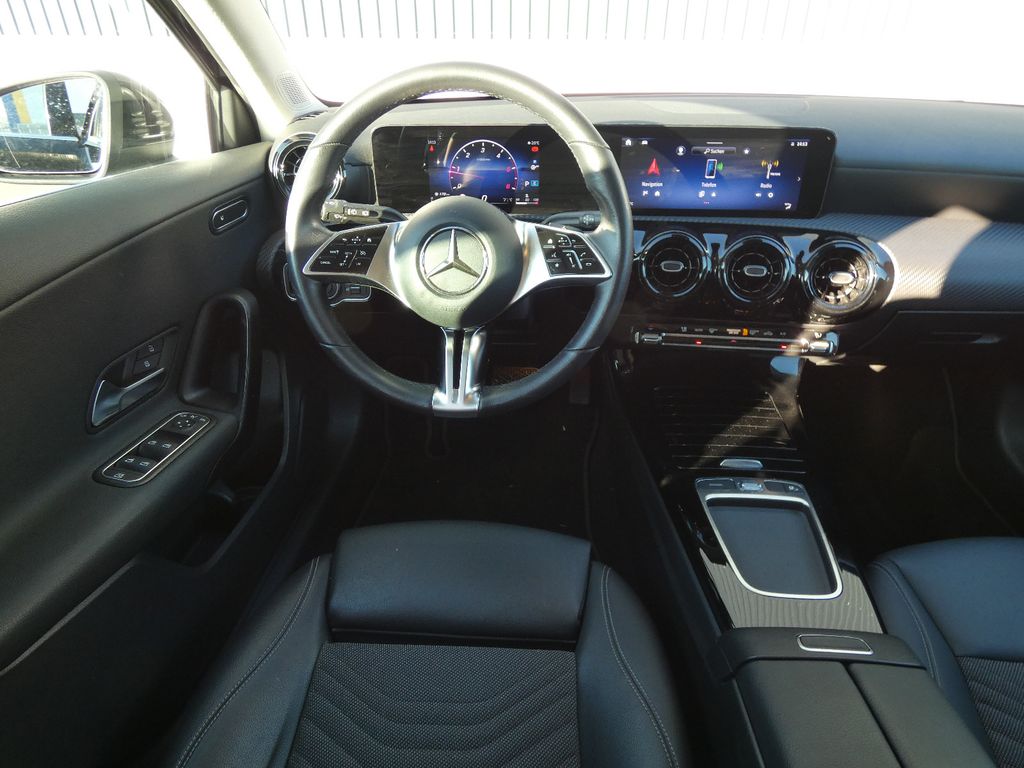 Mercedes-Benz A 180 2023