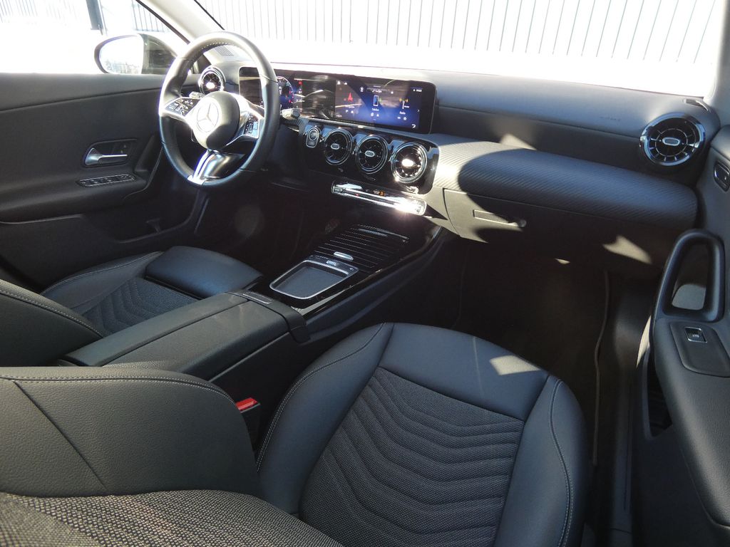 Mercedes-Benz A 180 2023