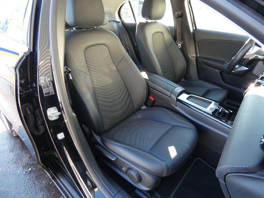 Mercedes-Benz A 180 2023