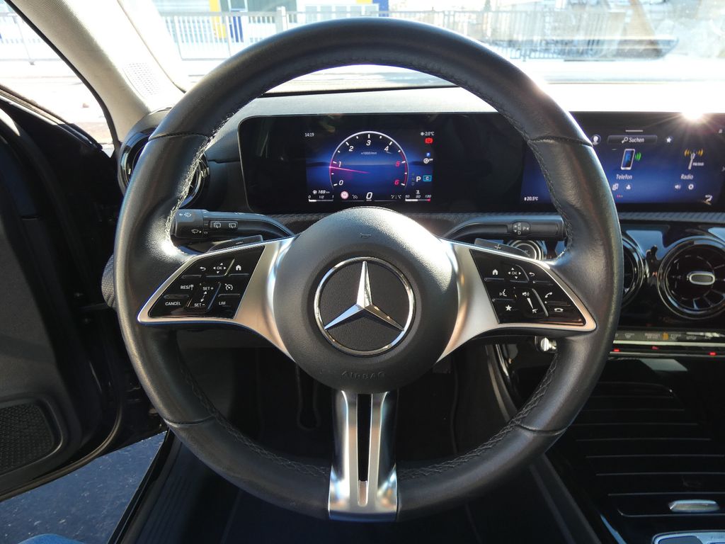 Mercedes-Benz A 180 2023