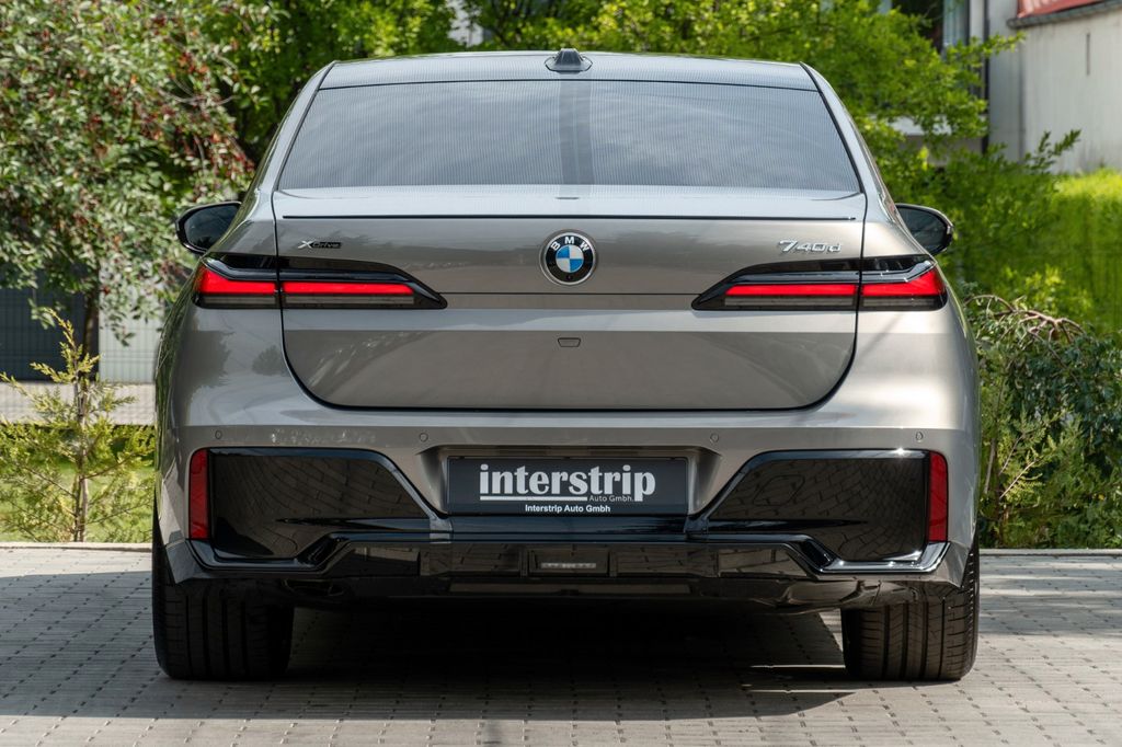 BMW 740 2025