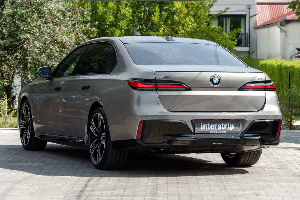 BMW 740 2025