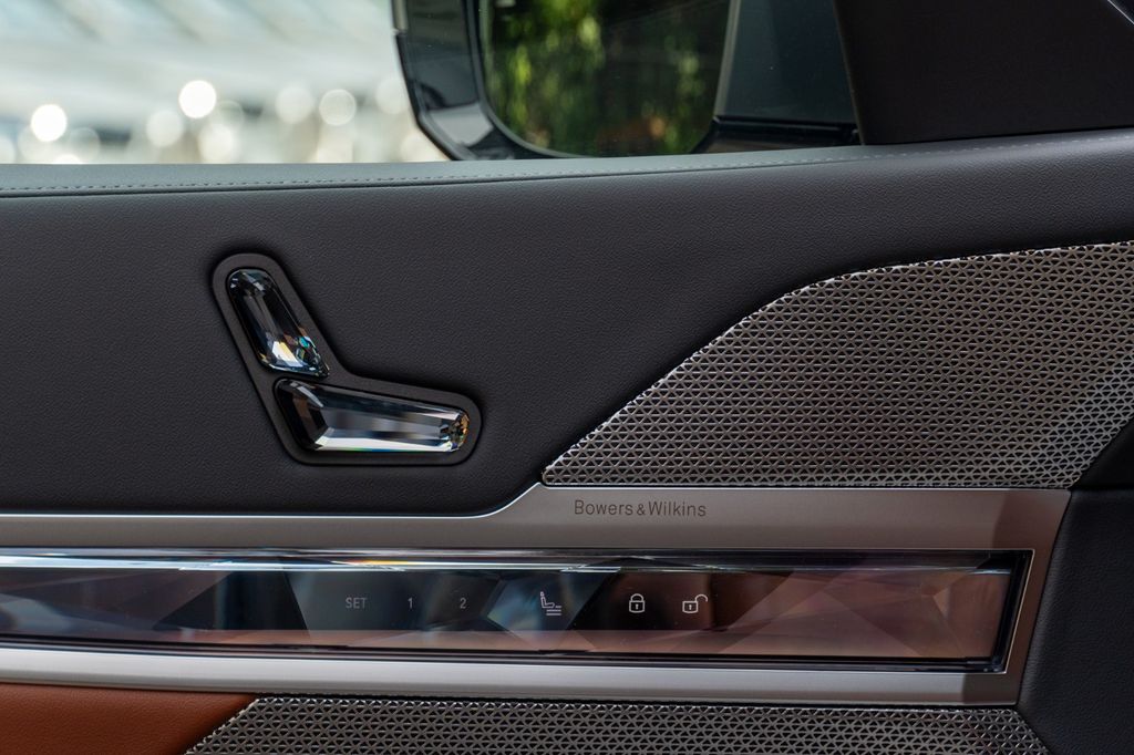 BMW 740 2025