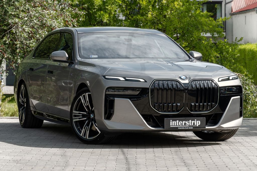 BMW 740 2025