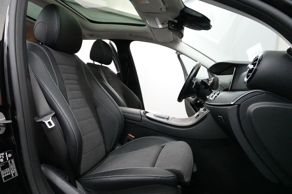 Mercedes-Benz E 300 2022